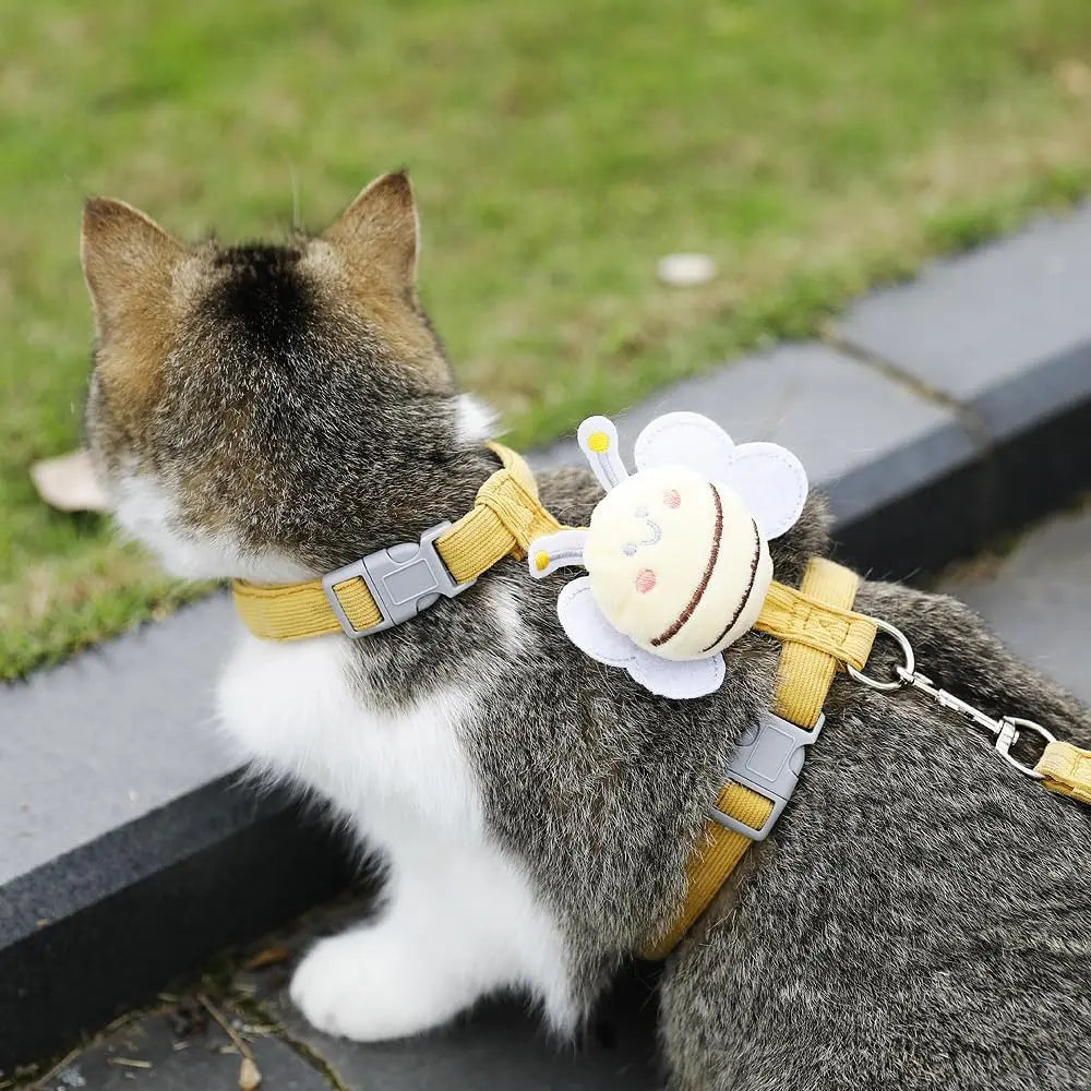 Ihubei Adjustable Cat Harness and Leash Set - Escape-Proof Design for Stress-Free Walks, Lightweight & Durable for Small to Medium Cats